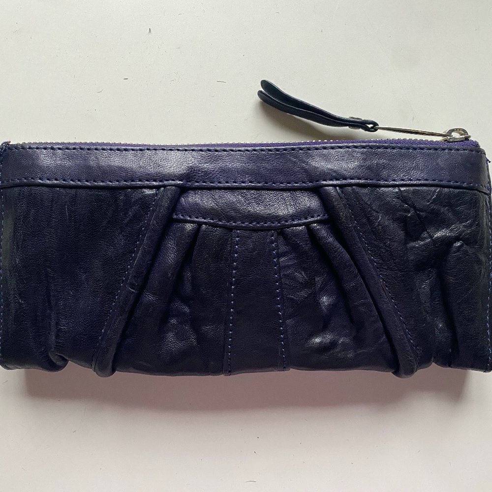 Junior Drake Distressed Blue Wallet with Removable Coin Purse - Picture 2 of 6